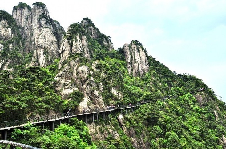 游览【西海岸景区:又称西海栈道.位于三清山西部.